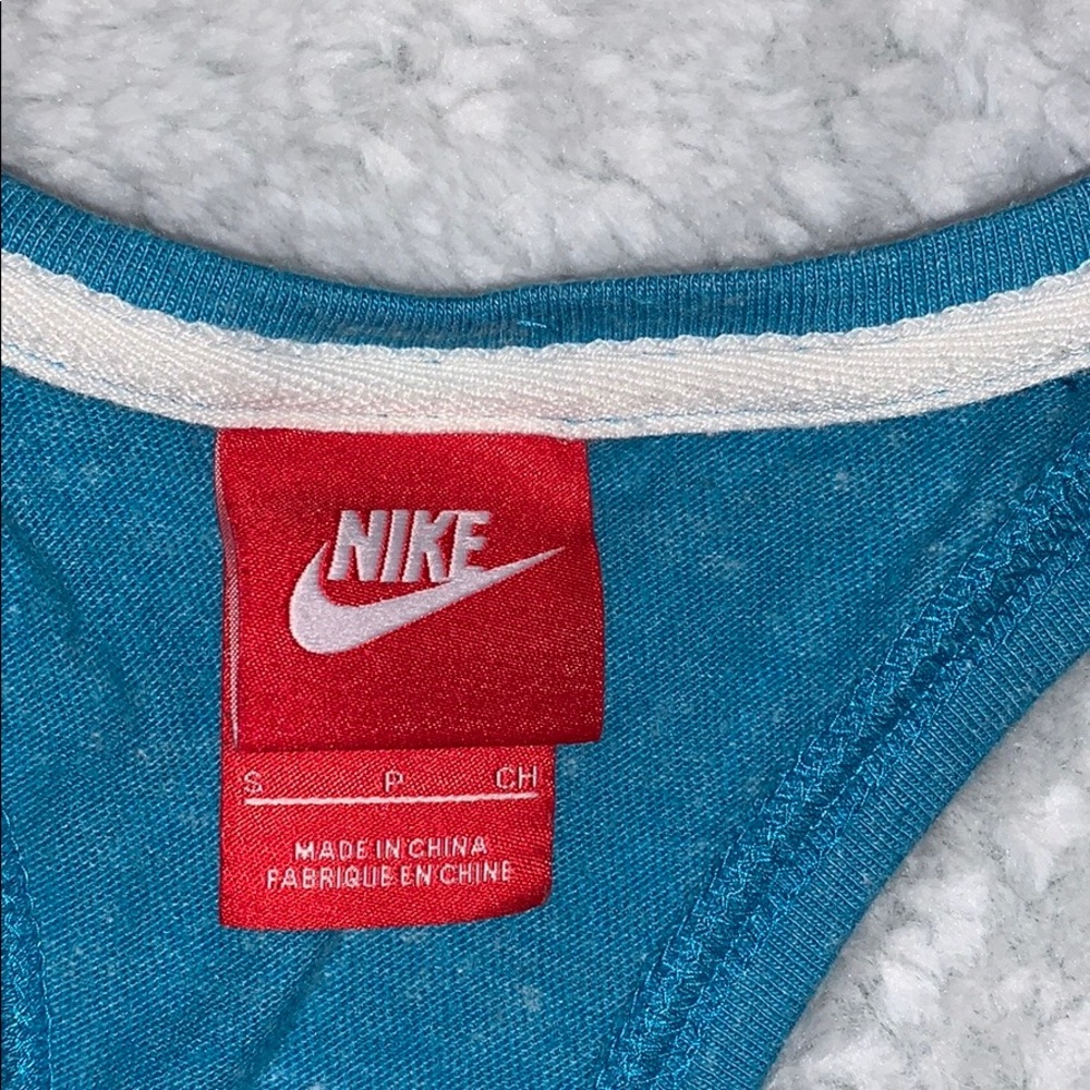 NIKE Vintage Workout Tank - Picture 3 of 3
